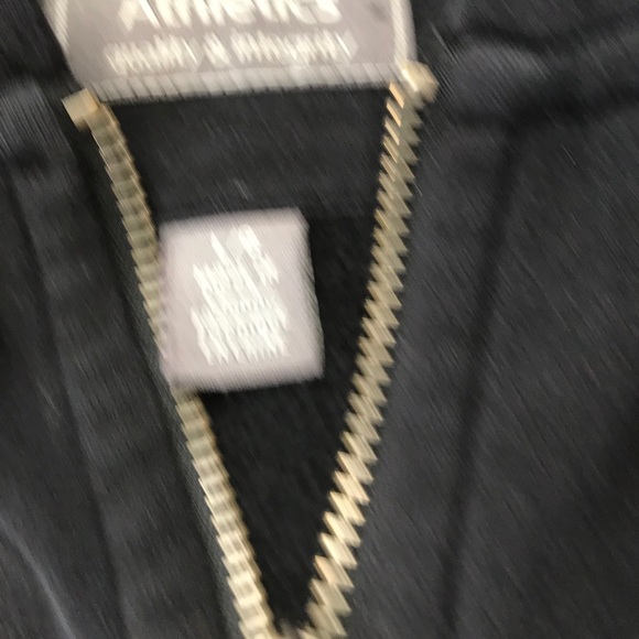 Essential Black Roots Zip Up Hoodie - Picture 5 of 5